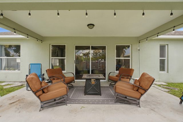 558 SW SOUTH QUICK Circle, Port St. Lucie, Port St Lucie, FL 34953