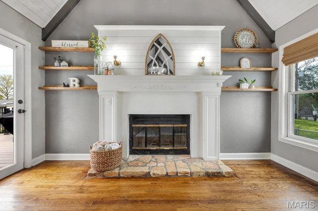 5276 Bloomfield Drive, St Louis, MO 63129