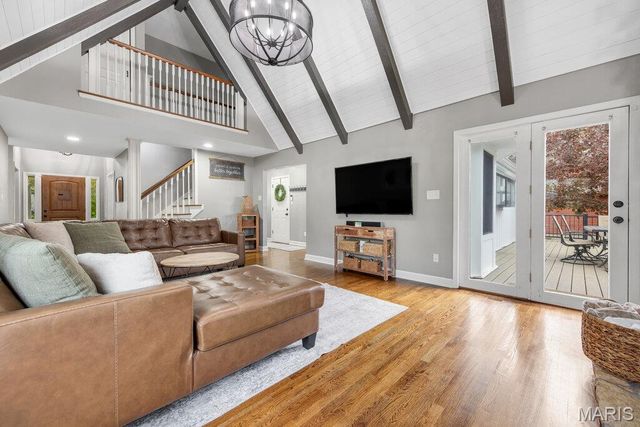 5276 Bloomfield Drive, St Louis, MO 63129