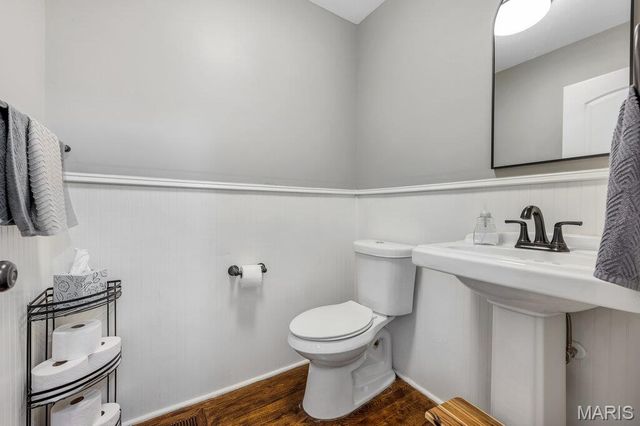 5276 Bloomfield Drive, St Louis, MO 63129