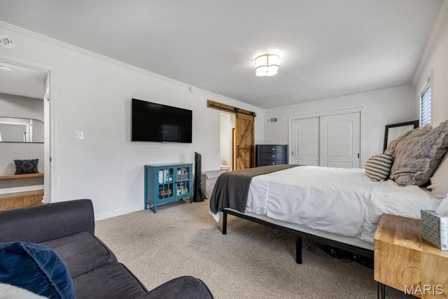 5276 Bloomfield Drive, St Louis, MO 63129