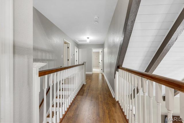 5276 Bloomfield Drive, St Louis, MO 63129