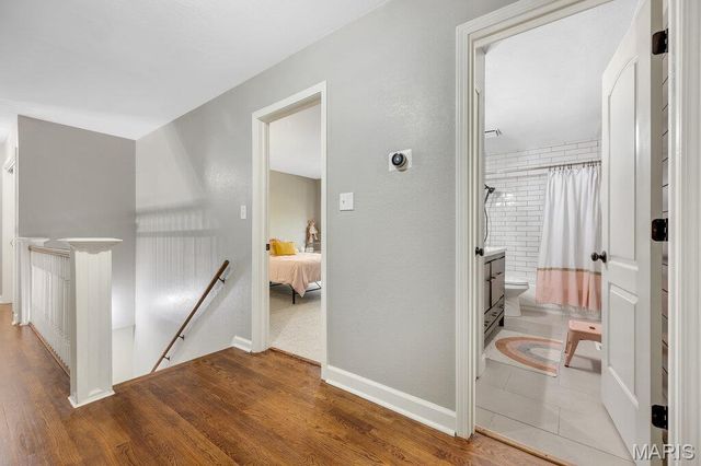 5276 Bloomfield Drive, St Louis, MO 63129