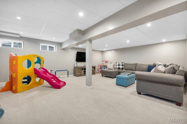 5276 Bloomfield Drive, St Louis, MO 63129