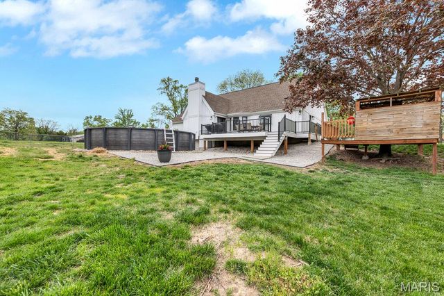 5276 Bloomfield Drive, St Louis, MO 63129