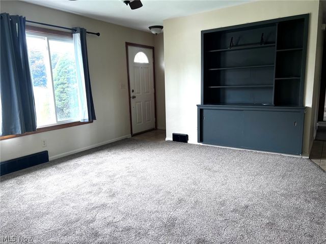 962 Adrian Circle, Girard, OH 44420