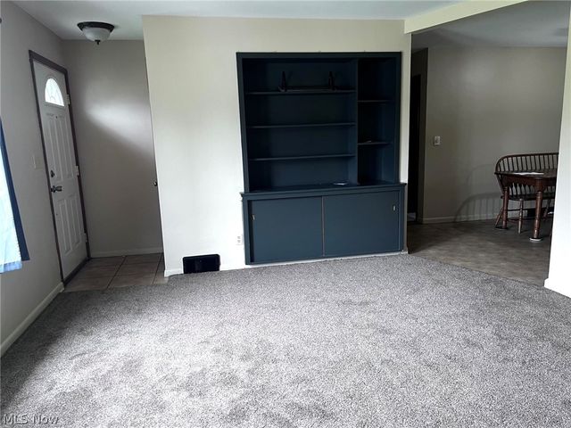 962 Adrian Circle, Girard, OH 44420