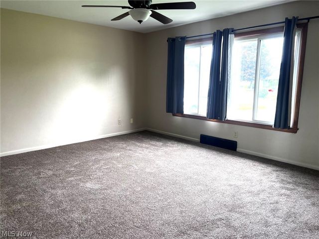 962 Adrian Circle, Girard, OH 44420