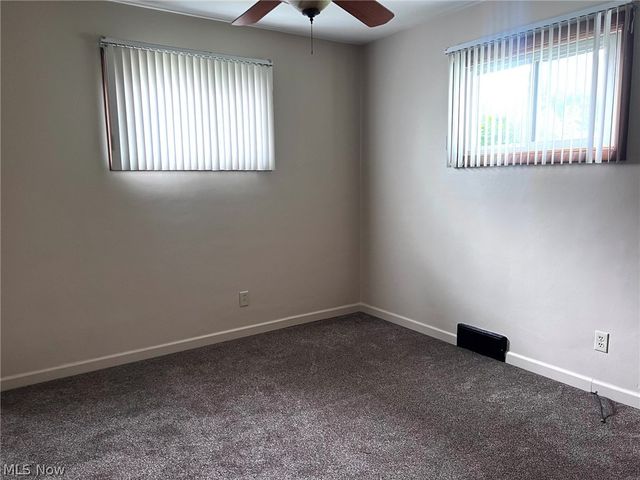 962 Adrian Circle, Girard, OH 44420