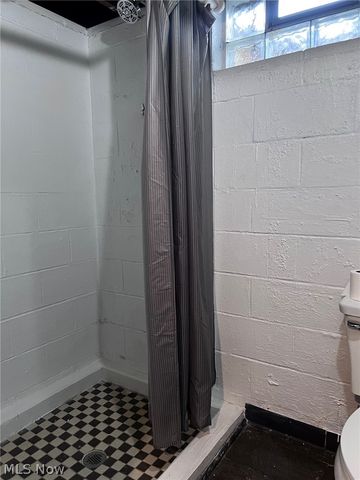 962 Adrian Circle, Girard, OH 44420