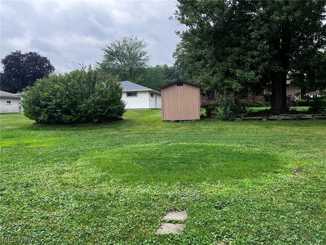 962 Adrian Circle, Girard, OH 44420