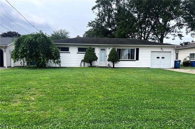 962 Adrian Circle, Girard, OH 44420