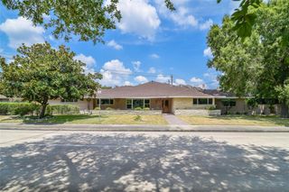 3318 N Braeswood Boulevard, Houston, TX 77025