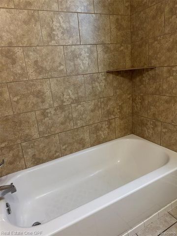 1014 Beaconsfield, Grosse Pointe Park, MI 48230