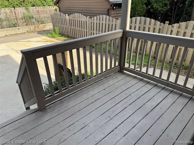 1014 Beaconsfield, Grosse Pointe Park, MI 48230