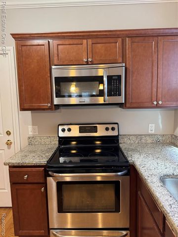 1014 Beaconsfield, Grosse Pointe Park, MI 48230