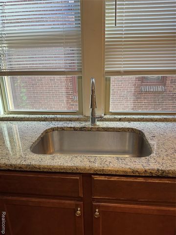 1014 Beaconsfield, Grosse Pointe Park, MI 48230