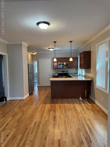 1014 Beaconsfield, Grosse Pointe Park, MI 48230
