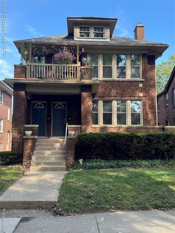1014 Beaconsfield, Grosse Pointe Park, MI 48230