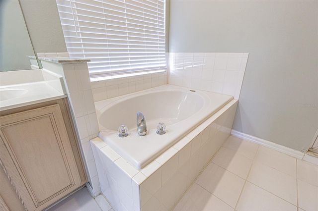 1550 MAXIMILIAN DRIVE, Wesley Chapel, FL 33543