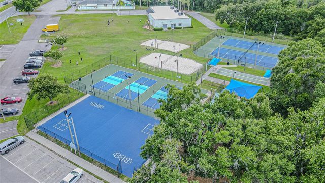1550 MAXIMILIAN DRIVE, Wesley Chapel, FL 33543