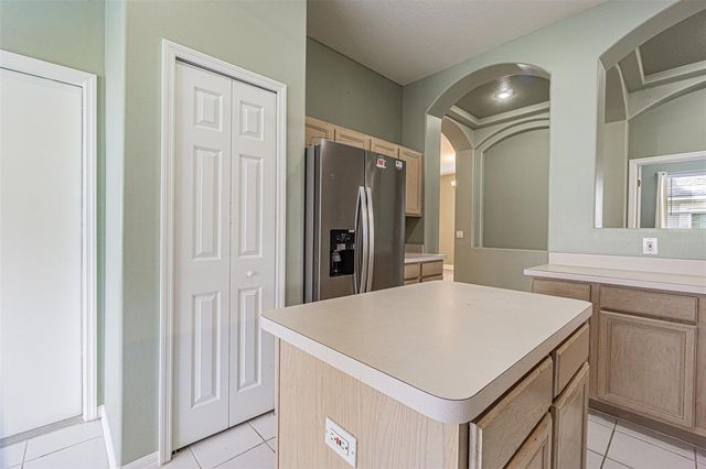 1550 MAXIMILIAN DRIVE, Wesley Chapel, FL 33543