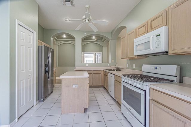 1550 MAXIMILIAN DRIVE, Wesley Chapel, FL 33543