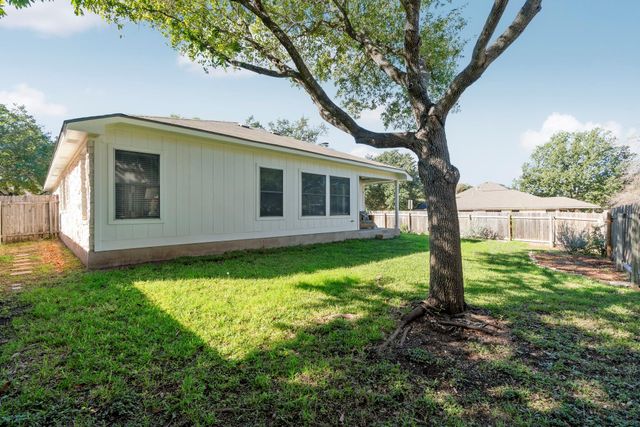 4416 E Hove LOOP, Austin, TX 78749