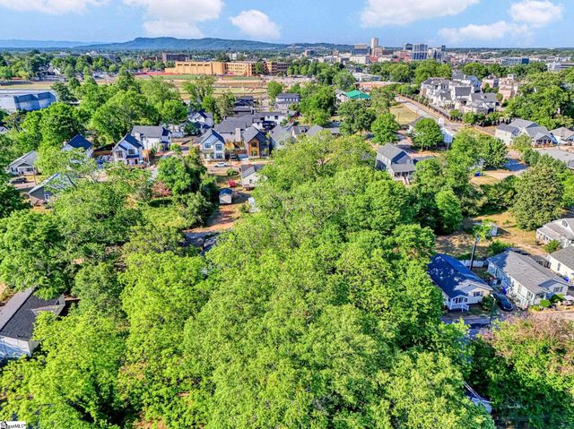 8 Dobbs Street, Greenville, SC 29605