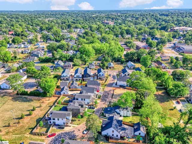 8 Dobbs Street, Greenville, SC 29605