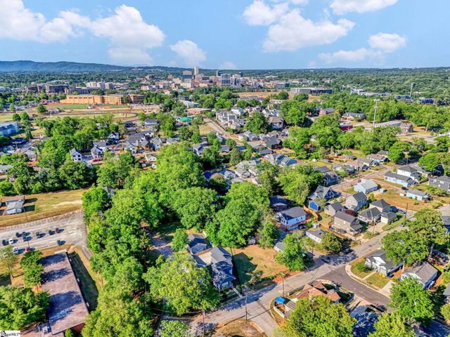 8 Dobbs Street, Greenville, SC 29605