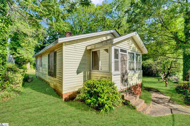 8 Dobbs Street, Greenville, SC 29605