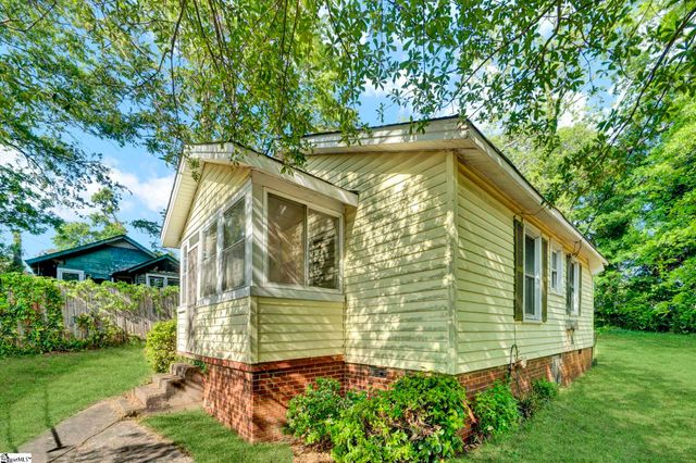 8 Dobbs Street, Greenville, SC 29605