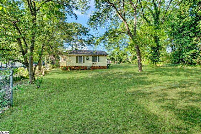 8 Dobbs Street, Greenville, SC 29605