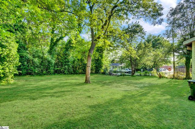 8 Dobbs Street, Greenville, SC 29605