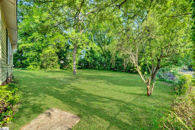 8 Dobbs Street, Greenville, SC 29605