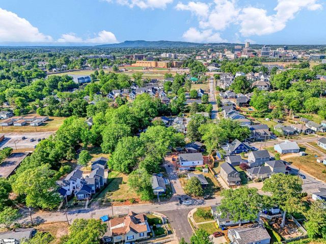 8 Dobbs Street, Greenville, SC 29605