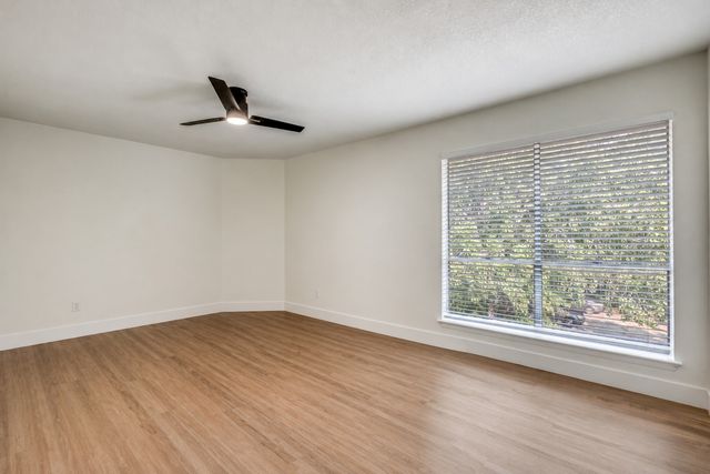 4020 Holland Avenue 211, Dallas, TX 75219
