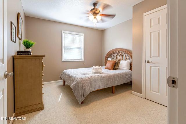 865 River Divide Rd, Sevierville, TN 37876