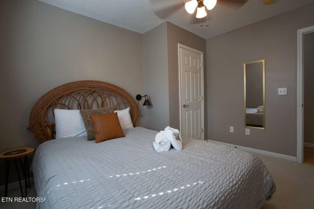 865 River Divide Rd, Sevierville, TN 37876