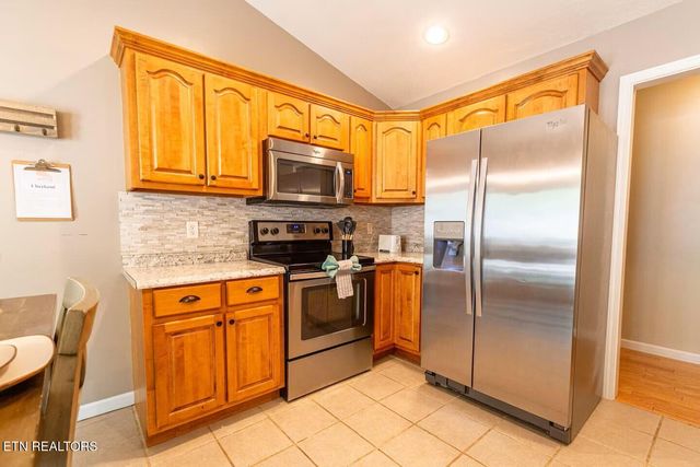 865 River Divide Rd, Sevierville, TN 37876