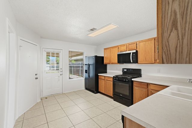 1535 Forest Creek Circle, Mesquite, TX 75149