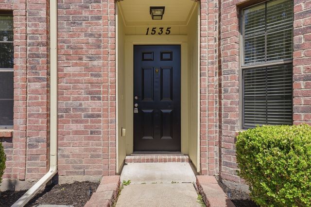 1535 Forest Creek Circle, Mesquite, TX 75149