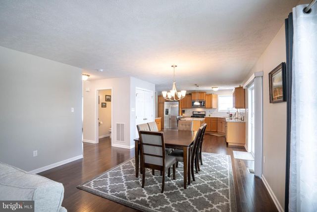 1734 WOODLEDGE DR, State College, PA 16803