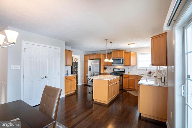 1734 WOODLEDGE DR, State College, PA 16803