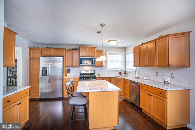 1734 WOODLEDGE DR, State College, PA 16803