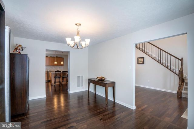 1734 WOODLEDGE DR, State College, PA 16803