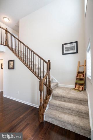 1734 WOODLEDGE DR, State College, PA 16803