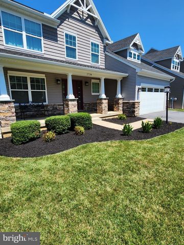 1734 WOODLEDGE DR, State College, PA 16803