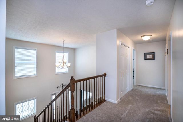 1734 WOODLEDGE DR, State College, PA 16803